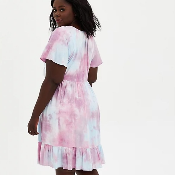 Torrid MULTI TIE-DYE CROSSHATCH BABYDOLL DRESS - Picture 2 of 3